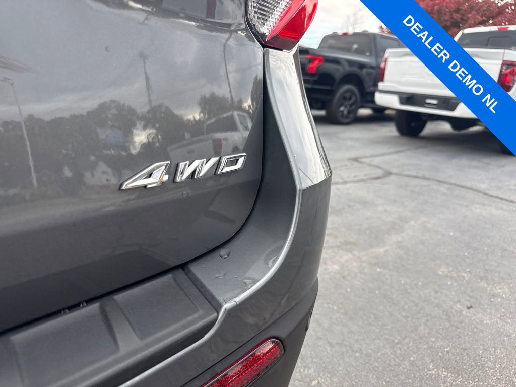 Used 2023 Ford Explorer XLT w/ Equipment Group 202A image 9