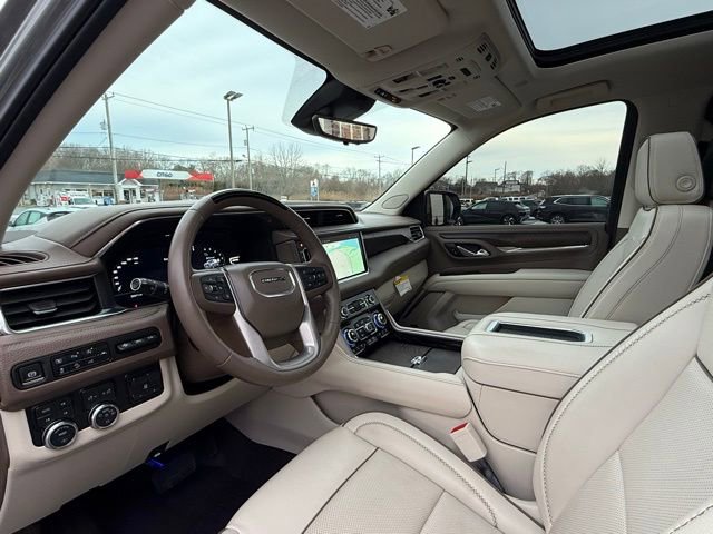 Used 2024 GMC Yukon XL Denali w/ Advanced Technology Package image 17