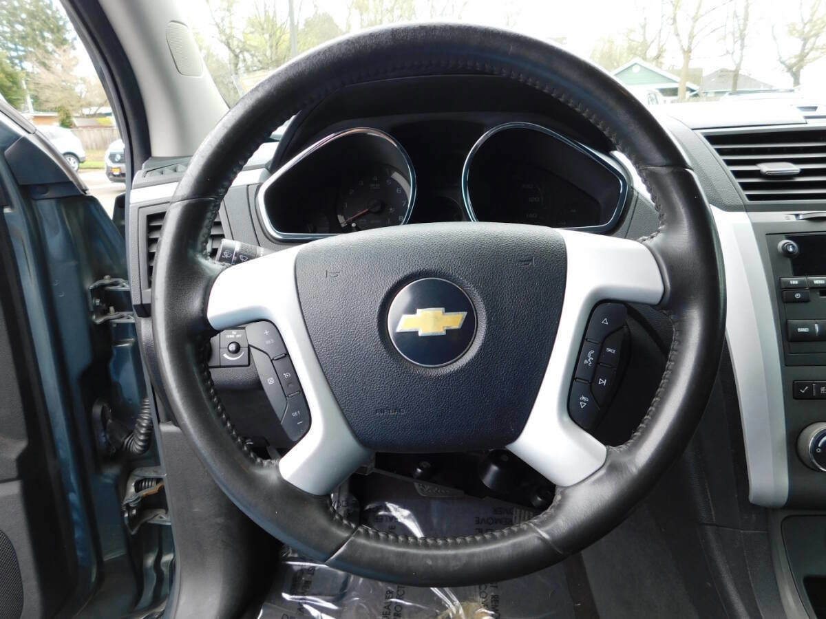 Used 2010 Chevrolet Traverse LT w/ LT Special Edition Package AWD/4WD image 9