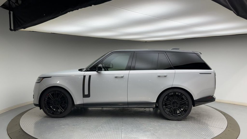 Certified 2026 Land Rover Range Rover SE AWD/4WD image 5