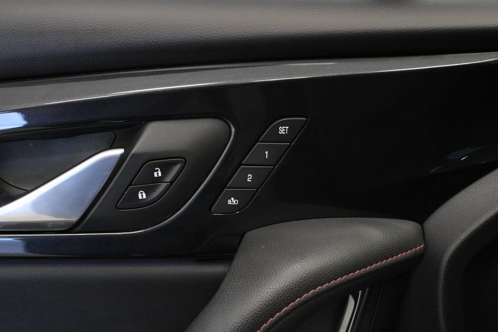Used 2022 Chevrolet Blazer RS w/ Enhanced Convenience Package FWD image 12