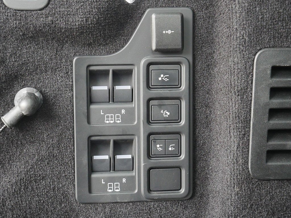 Used 2025 Land Rover Discovery Metropolitan Edition AWD/4WD image 67