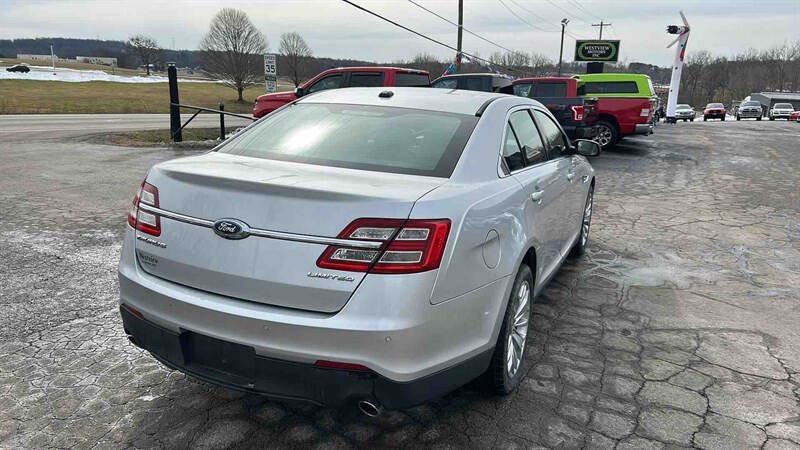 Used 2018 Ford Taurus Limited image 8