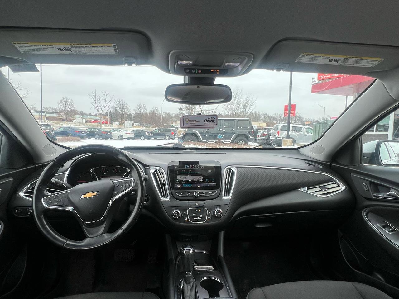 Used 2018 Chevrolet Malibu LT FWD image 11