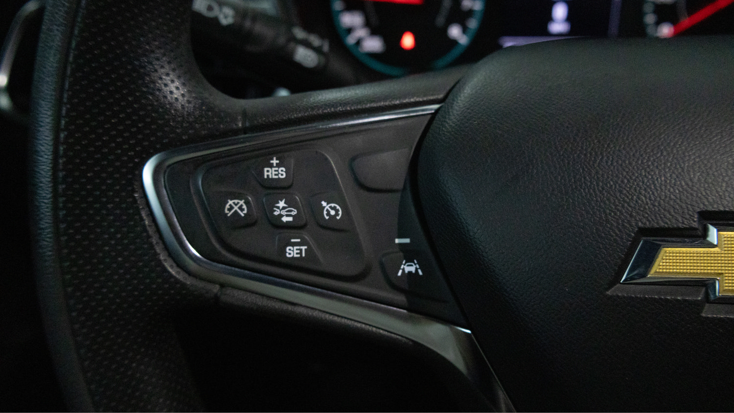 Used 2023 Chevrolet Equinox LS w/ LPO, Floor Liner Package FWD image 19