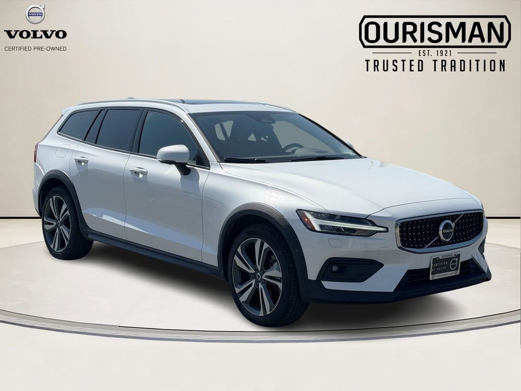 Certified 2025 Volvo V60 B5 Cross Country Plus AWD/4WD image 1