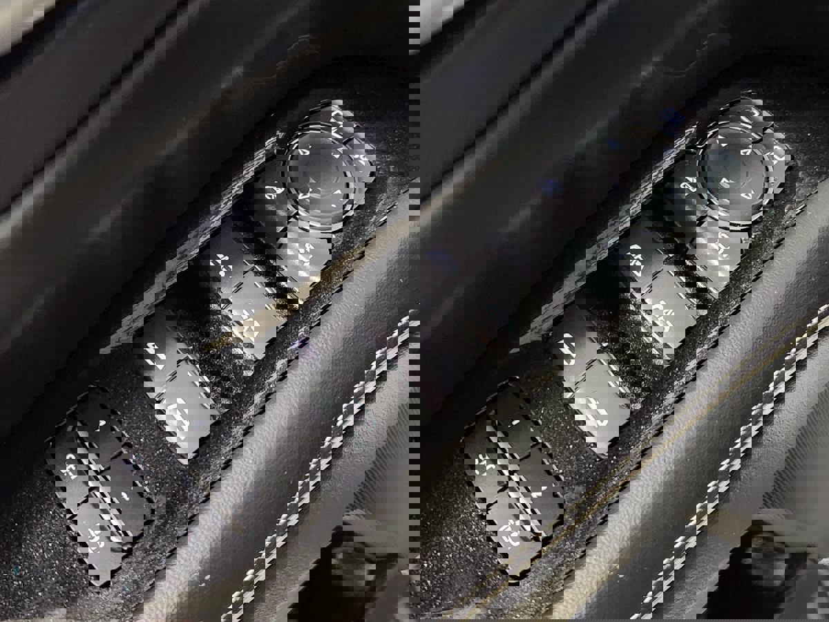 Used 2023 Cadillac Escalade ESV V image 46