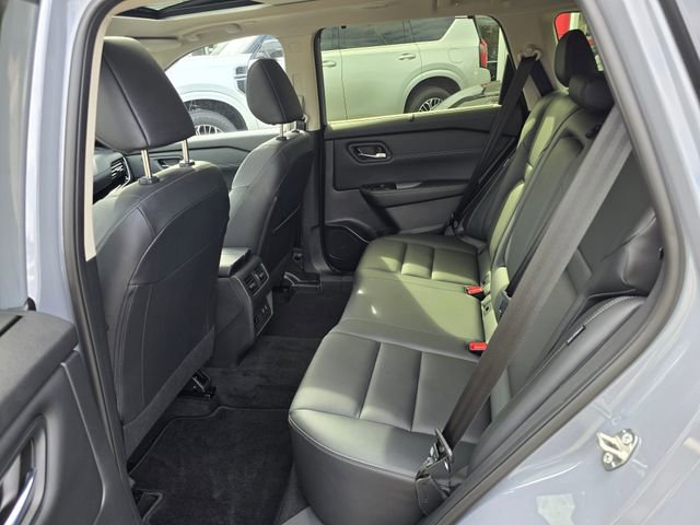 Used 2025 Nissan Rogue SL w/ Tech Package image 19