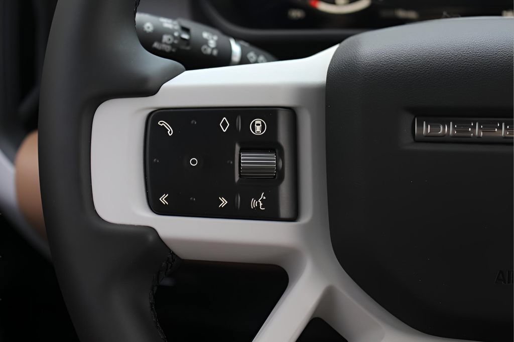 New 2025 Land Rover Defender 110 S AWD/4WD image 20