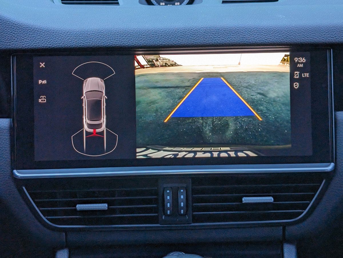 Used 2023 Porsche Cayenne Coupe image 24