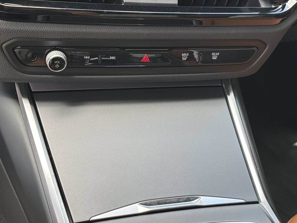 Used 2025 BMW 230i Coupe w/ Premium Package RWD image 19