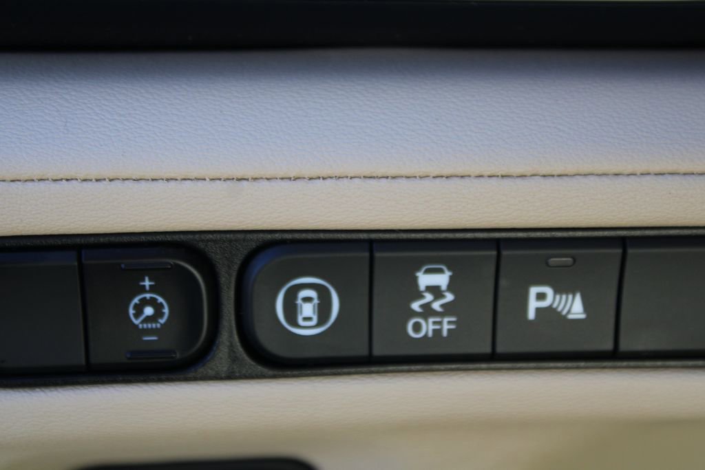 Used 2024 Acura MDX SH-AWD w/ Technology Package image 33