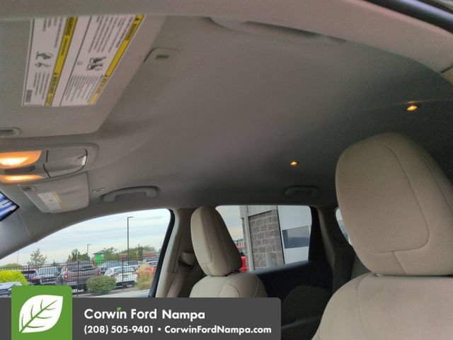 Used 2019 Jeep Cherokee Latitude w/ Cold Weather Group AWD/4WD image 23