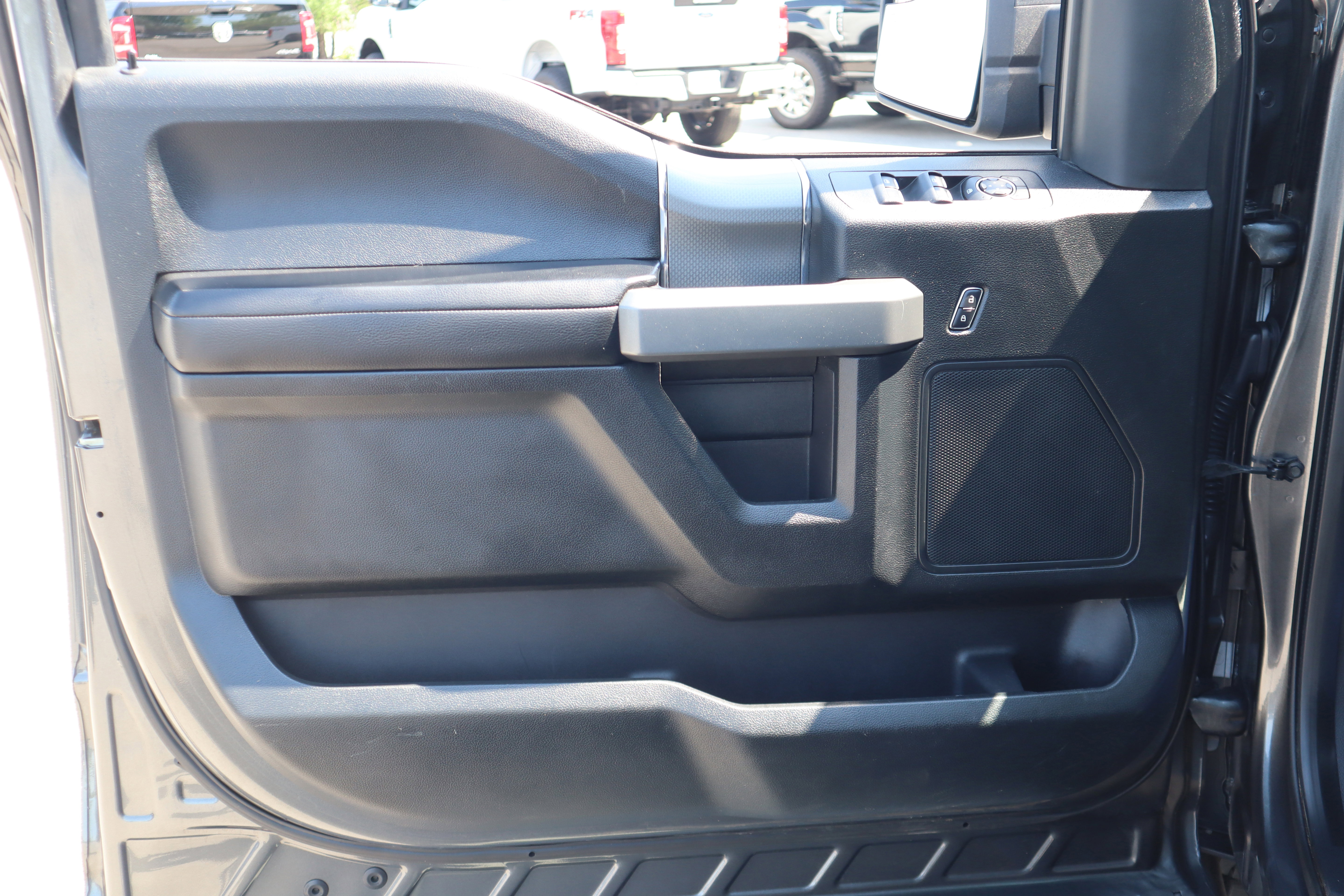 Used 2016 Ford F150 XLT w/ Equipment Group 302A Luxury image 26