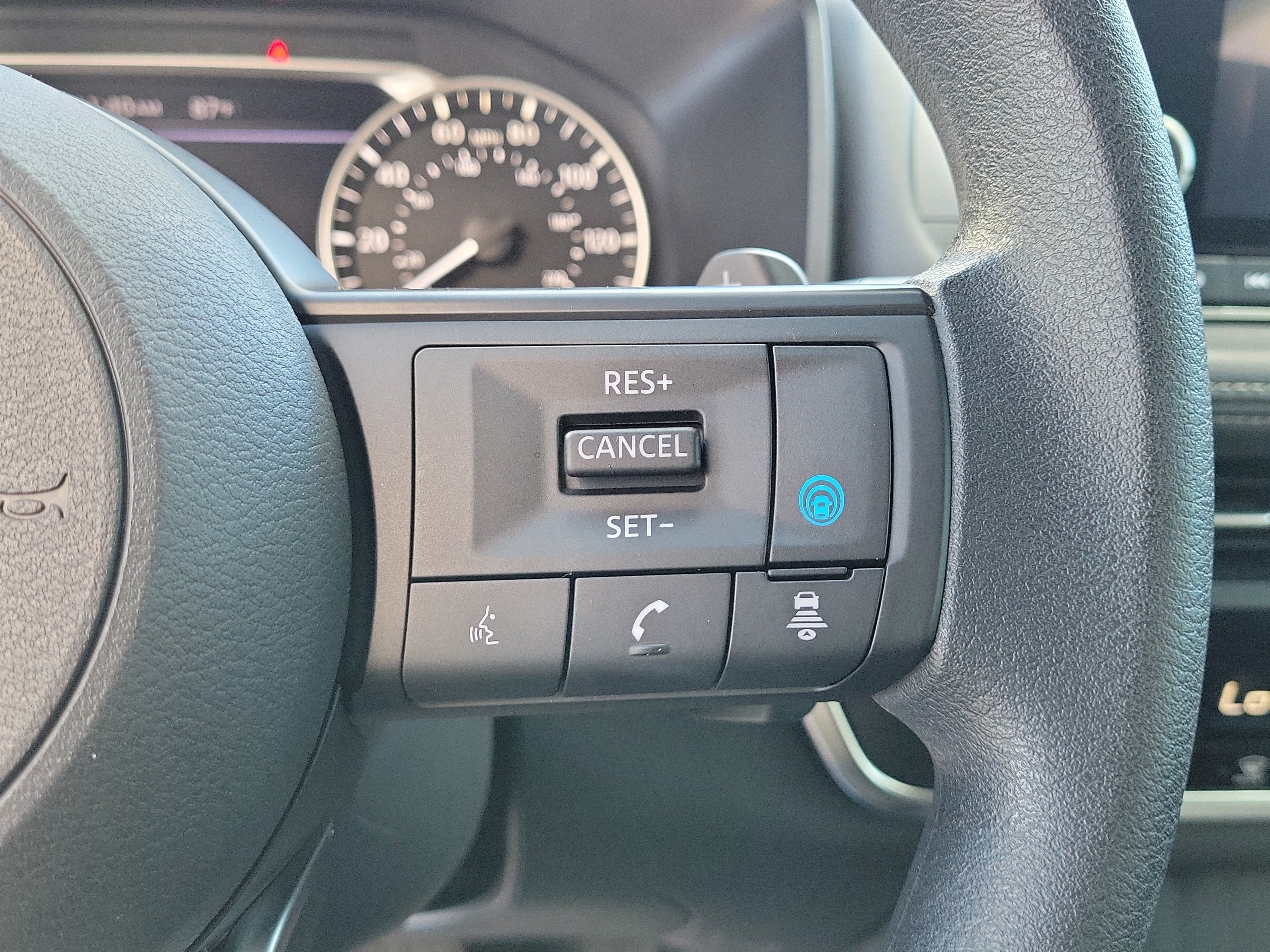 Certified 2024 Nissan Rogue SV FWD image 25