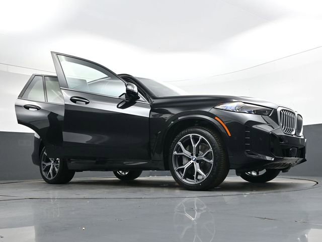 New 2026 BMW X5 xDrive50e w/ M Sport Package AWD/4WD image 39