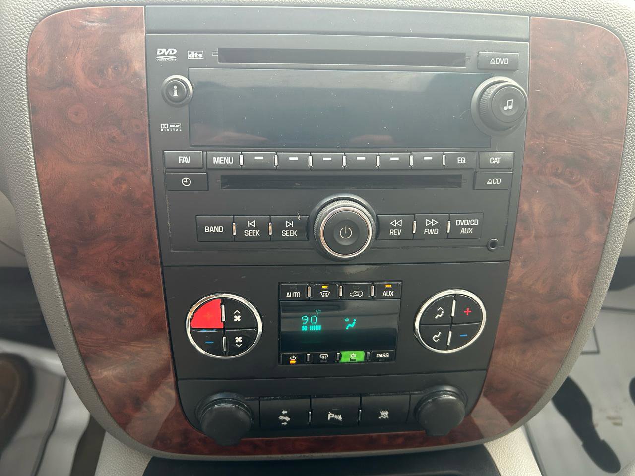 Used 2007 Chevrolet Suburban LT w/ LT Preferred Equipment Group image 25