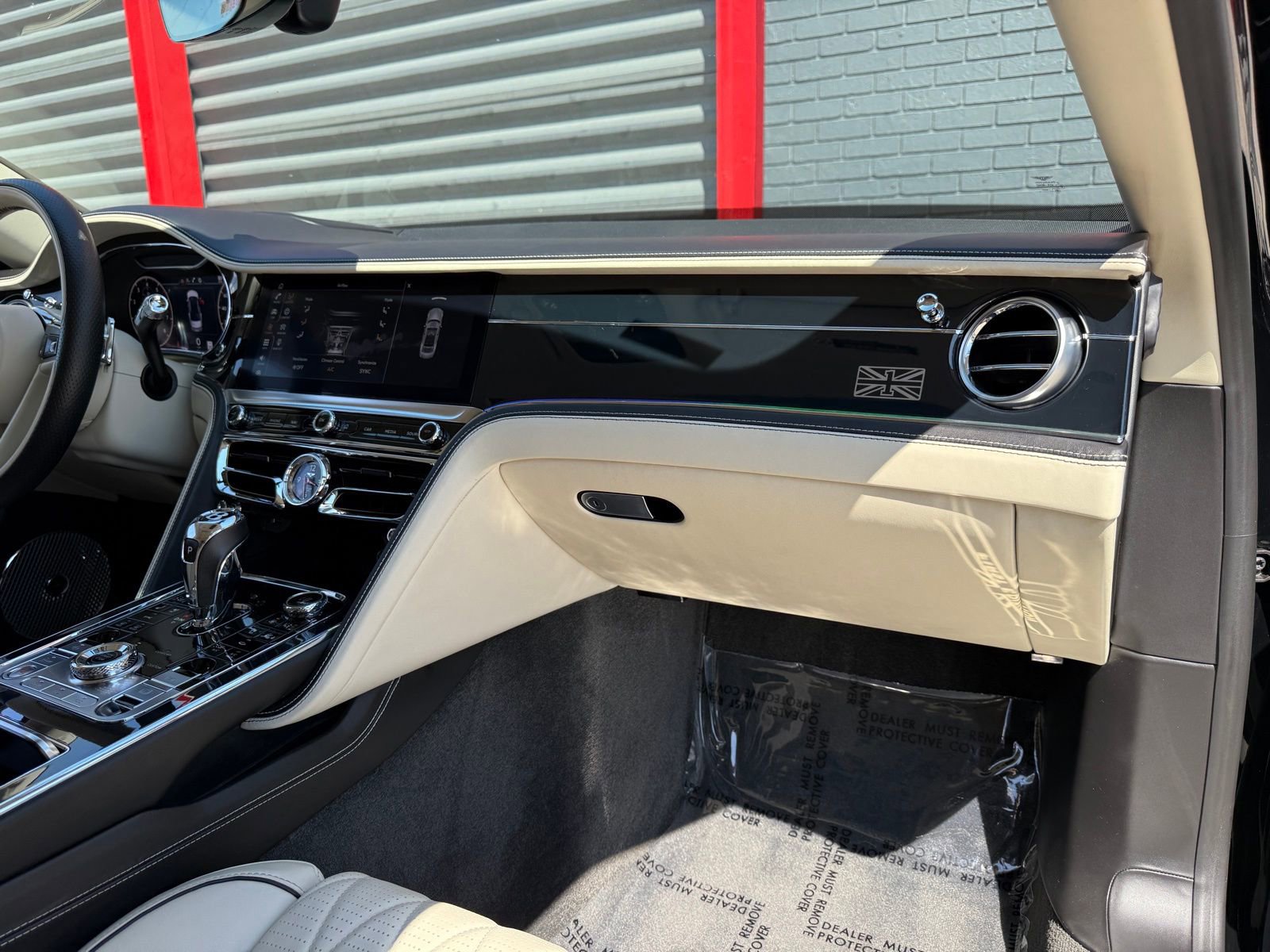 Used 2020 Bentley Flying Spur W12 image 24