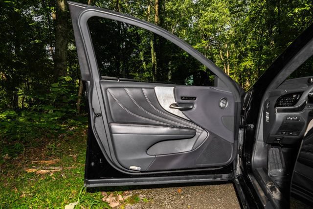Used 2023 Lexus LS 500h AWD w/ Luxury Package image 27