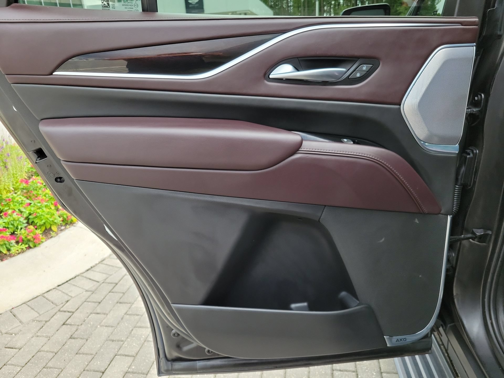 Used 2023 Cadillac Escalade Sport Platinum w/ Heavy-Duty Trailer Package AWD/4WD image 14