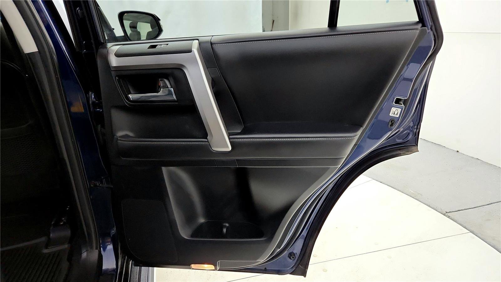 Used 2020 Toyota 4Runner SR5 Premium image 18