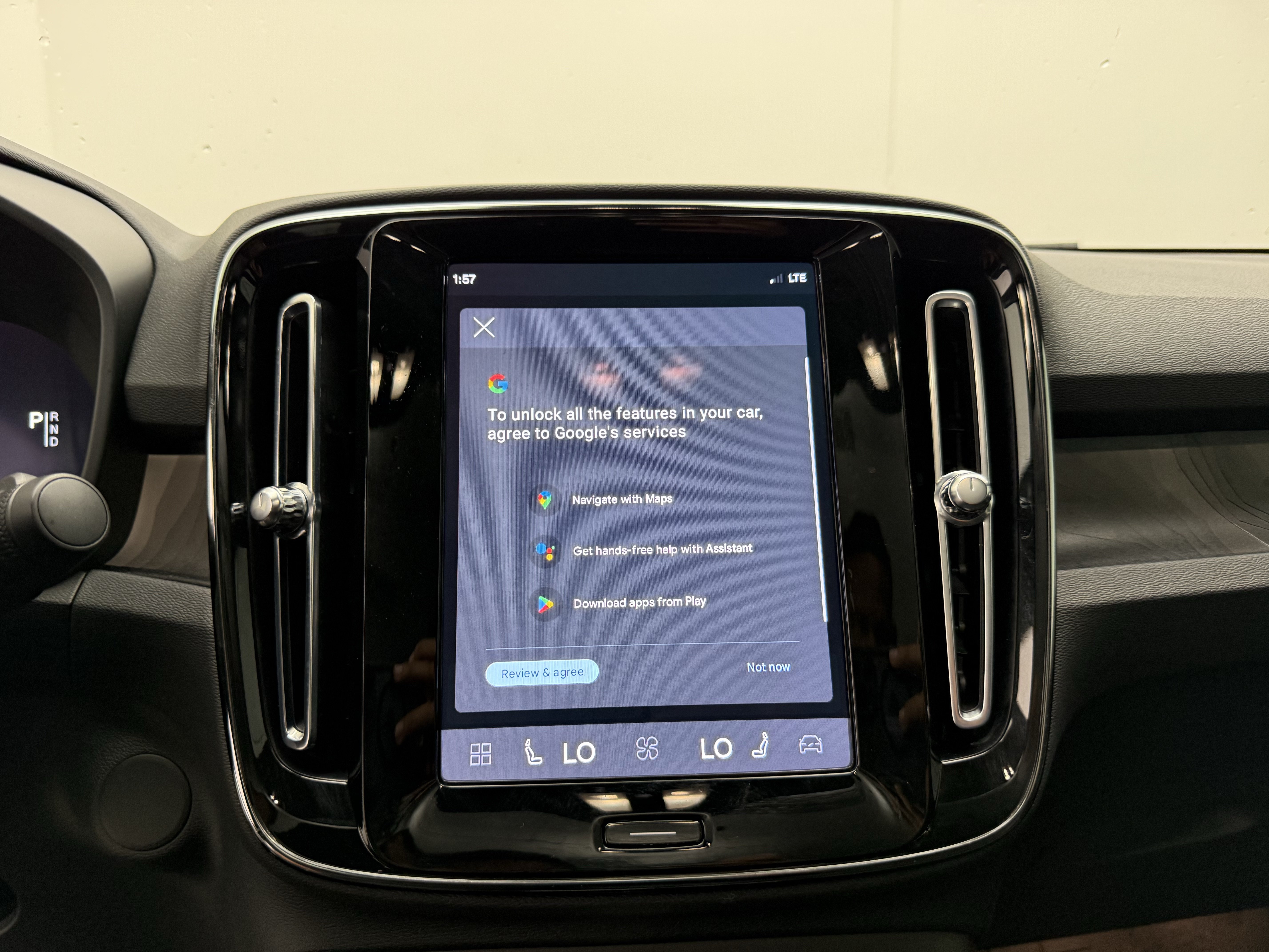 Certified 2023 Volvo C40 P8 Recharge Plus w/ Protection Package Premier AWD/4WD image 18
