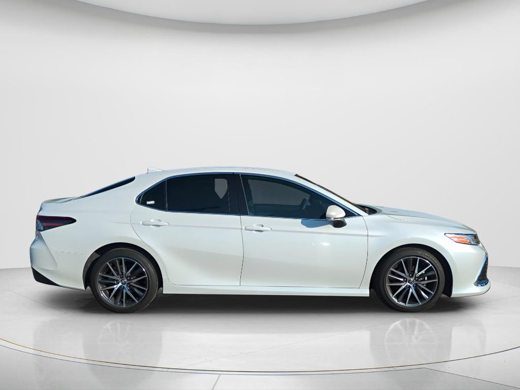 Used 2021 Toyota Camry XLE FWD image 4