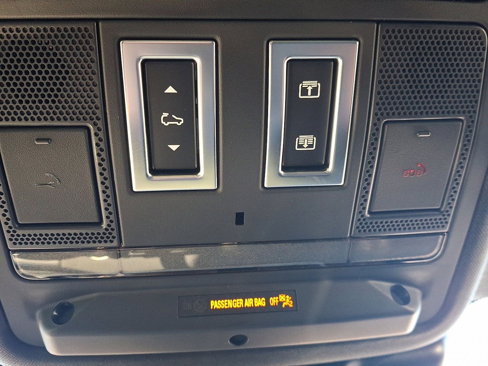 Used 2025 Land Rover Range Rover Evoque Dynamic SE image 24