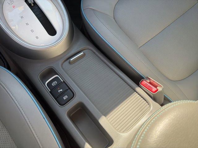 Used 2018 Kia Soul EV + w/ Sun & Fun Package image 35