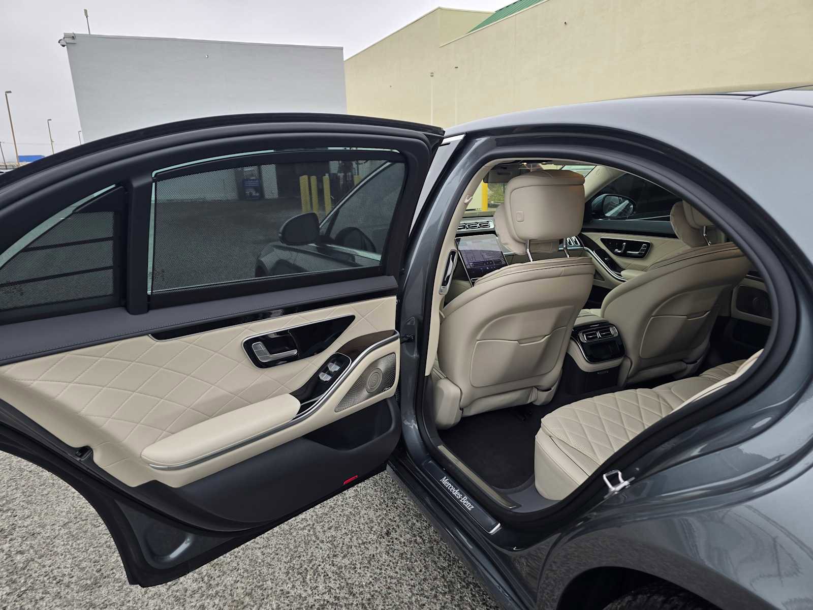 Used 2024 Mercedes-Benz S 580e 4MATIC Sedan image 17