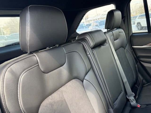 New 2026 Jeep Grand Cherokee Altitude image 32