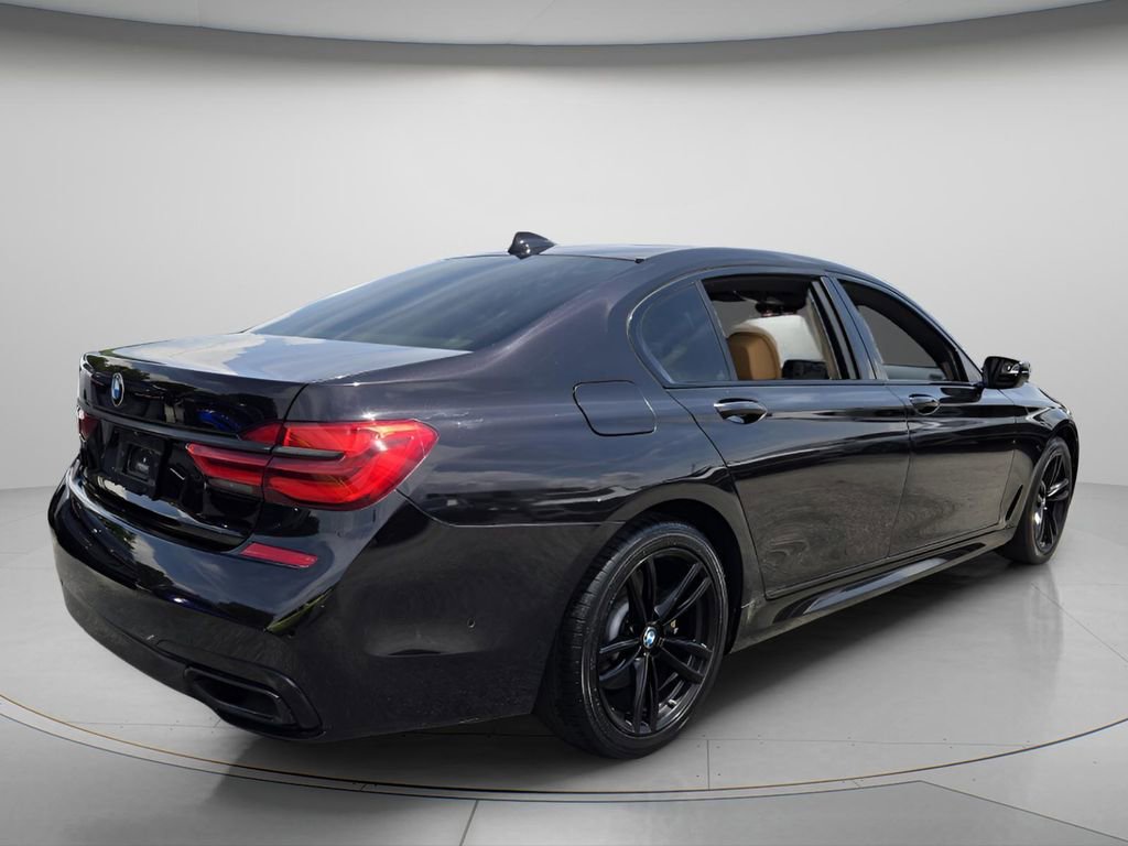 Used 2018 BMW 750i xDrive AWD/4WD image 8