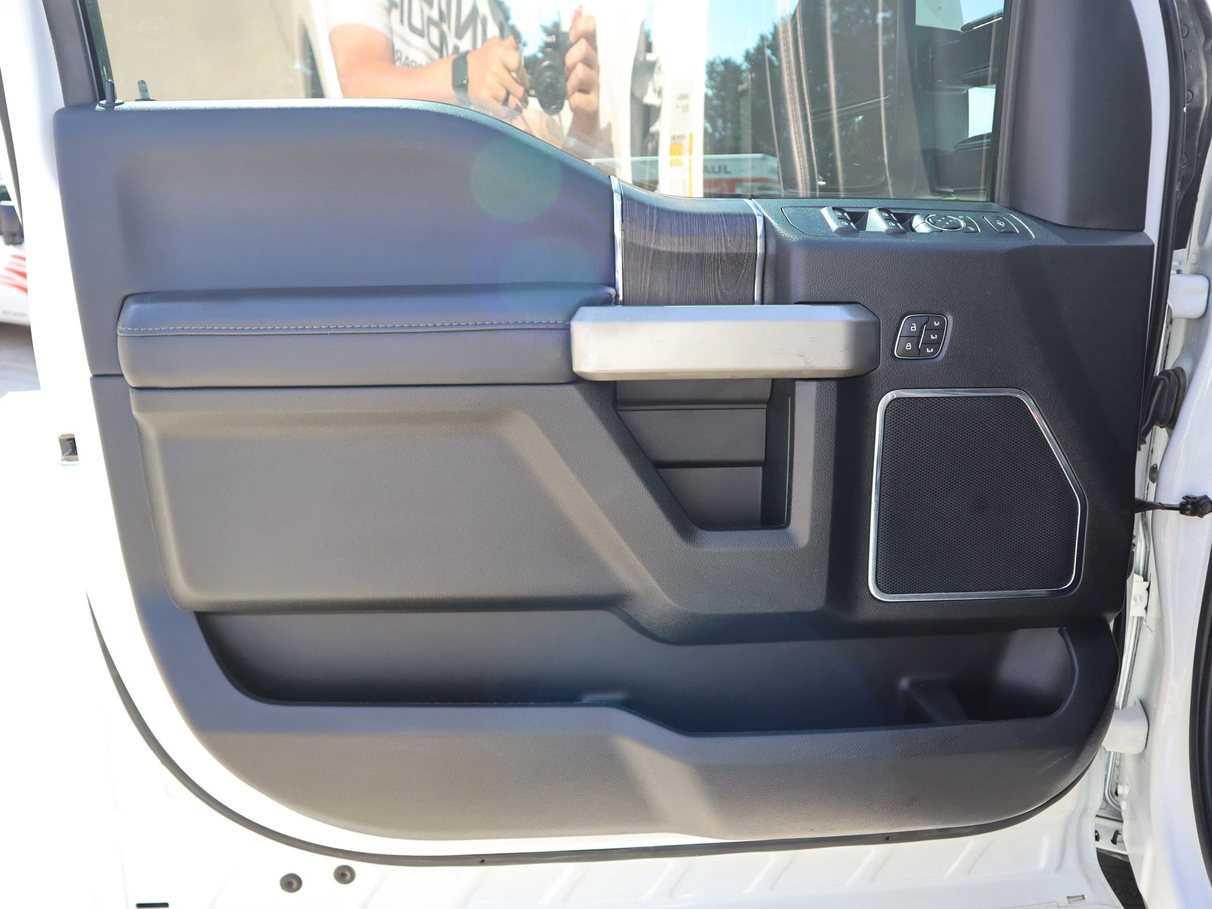 Used 2021 Ford F350 Lariat w/ Lariat Ultimate Package image 29