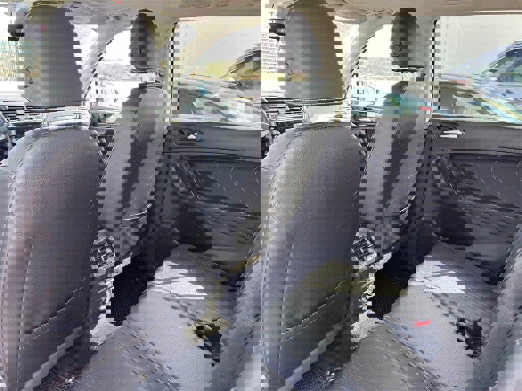 Used 2022 Volkswagen Tiguan SE image 30