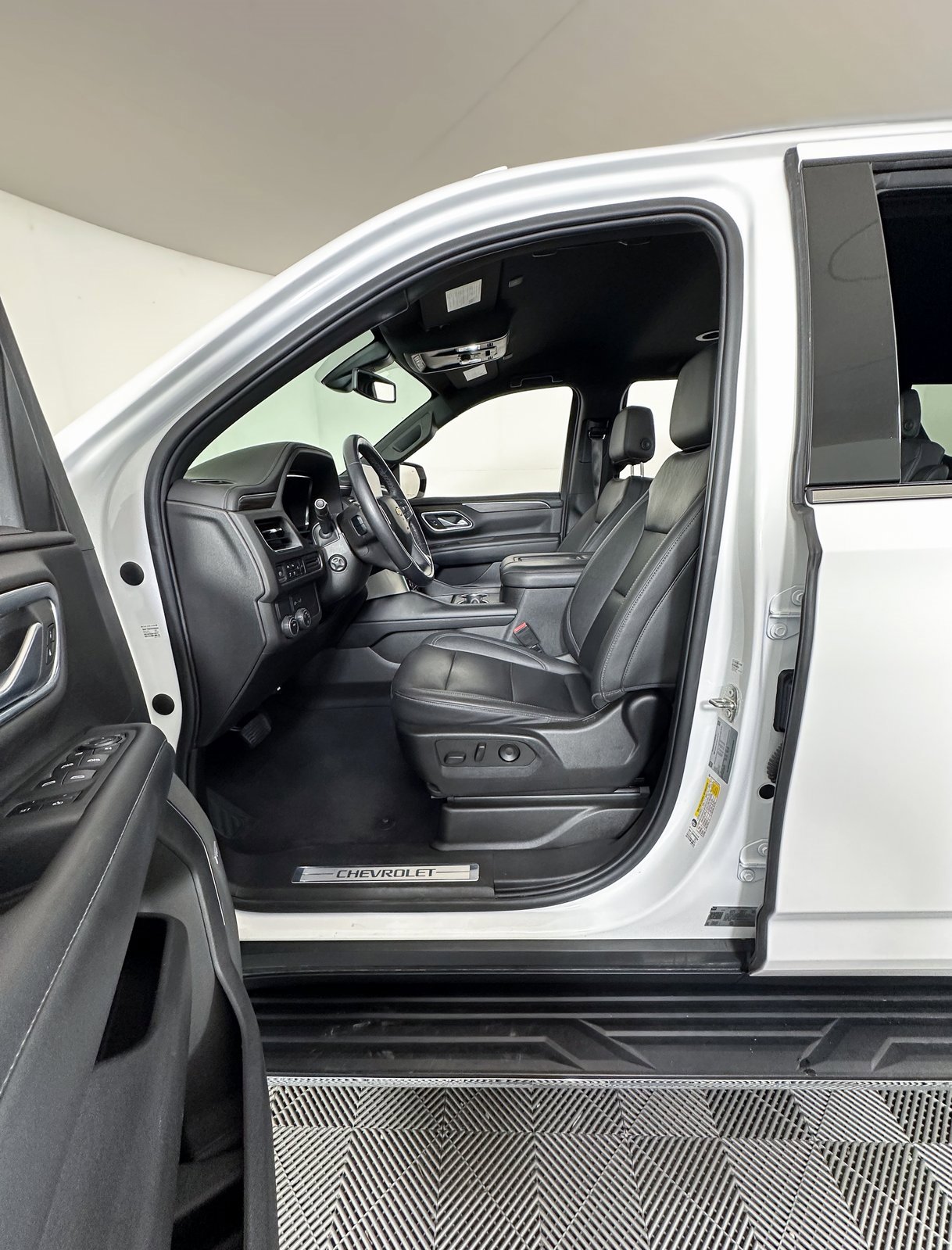 Used 2022 Chevrolet Tahoe LT w/ Luxury Package image 10