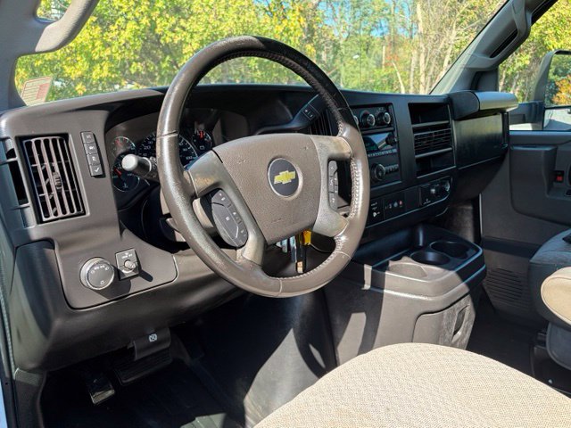 Used 2022 Chevrolet Express 3500 w/ Power Convenience Package RWD image 31