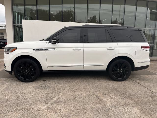 Used 2024 Lincoln Navigator Black Label AWD/4WD image 2