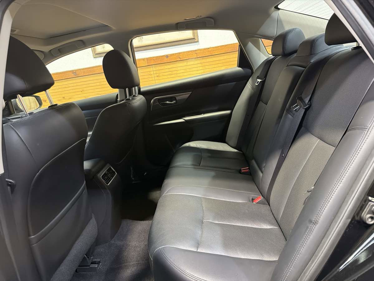 Used 2015 Nissan Altima 3.5 SL FWD image 23