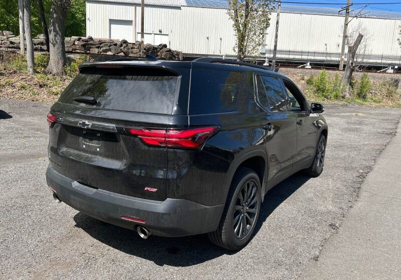 Used 2023 Chevrolet Traverse RS w/ LPO, Floor Liner Package AWD/4WD image 4
