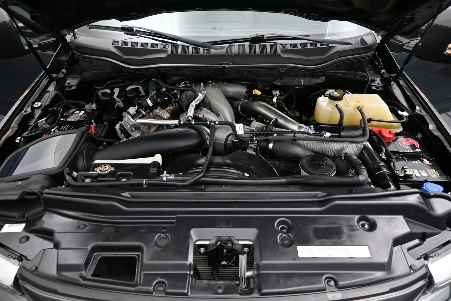 Used 2022 Ford F250 Lariat w/ Tremor Off-Road Package AWD/4WD image 8