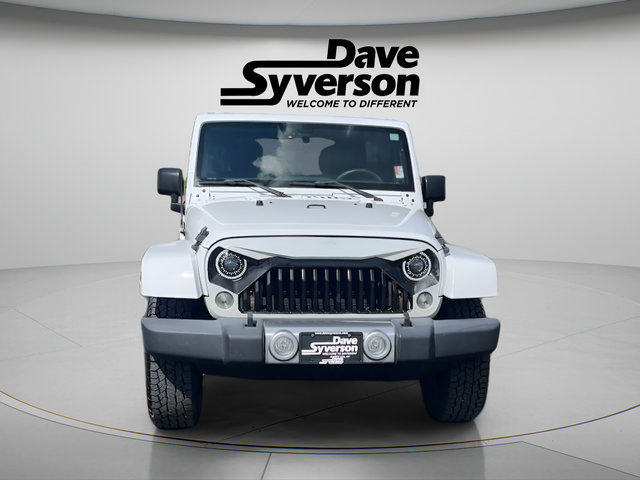 Used 2018 Jeep Wrangler Unlimited Sahara AWD/4WD image 2
