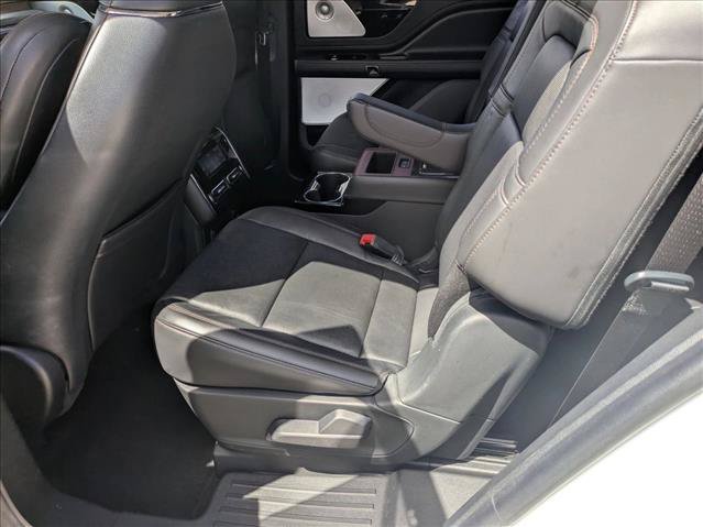Used 2022 Lincoln Aviator Reserve w/ Equipment Group 201A RWD image 16