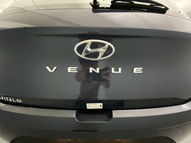 Used 2024 Hyundai Venue Limited FWD image 26