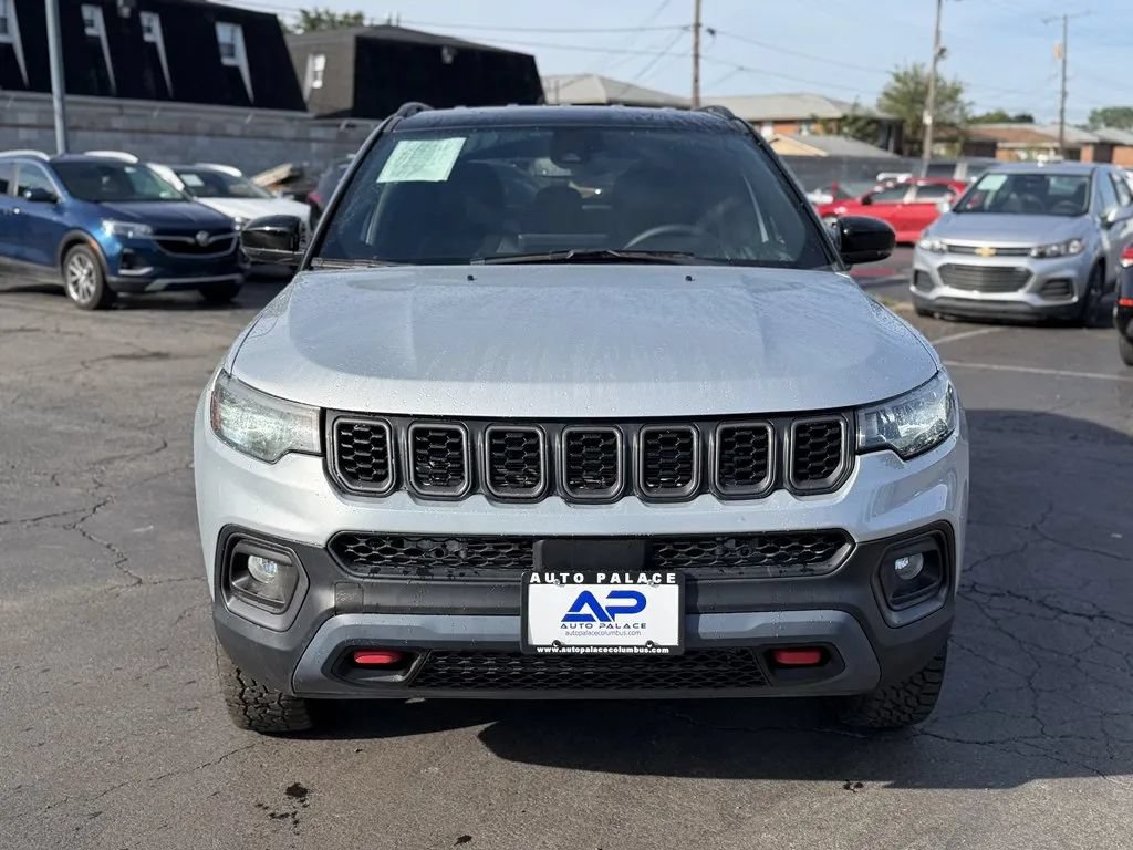 Used 2024 Jeep Compass Trailhawk AWD/4WD image 2