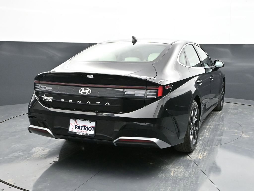 Used 2025 Hyundai Sonata SEL image 2