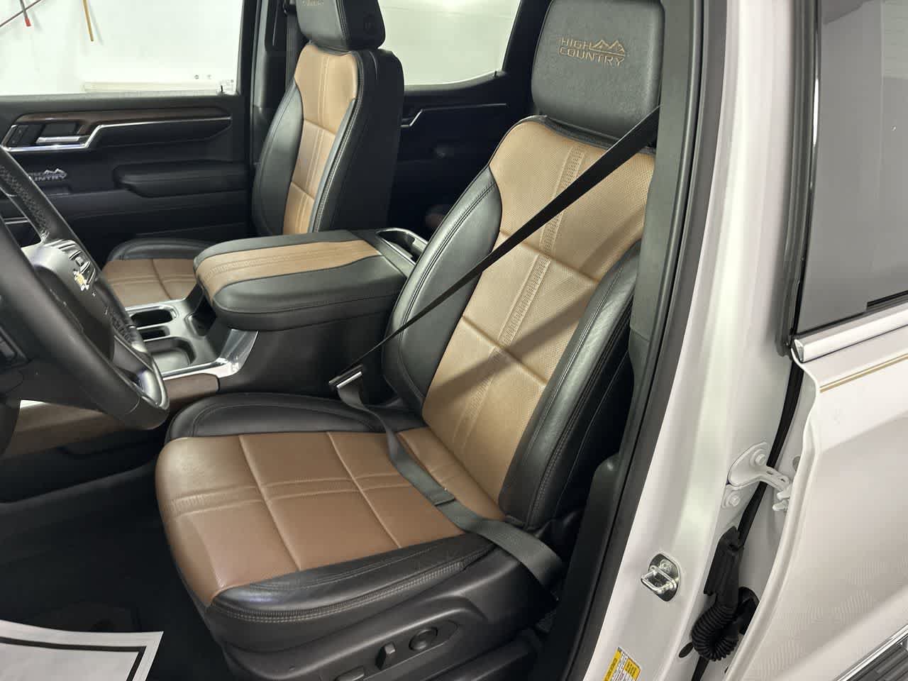 Used 2024 Chevrolet Silverado 1500 High Country AWD/4WD image 8