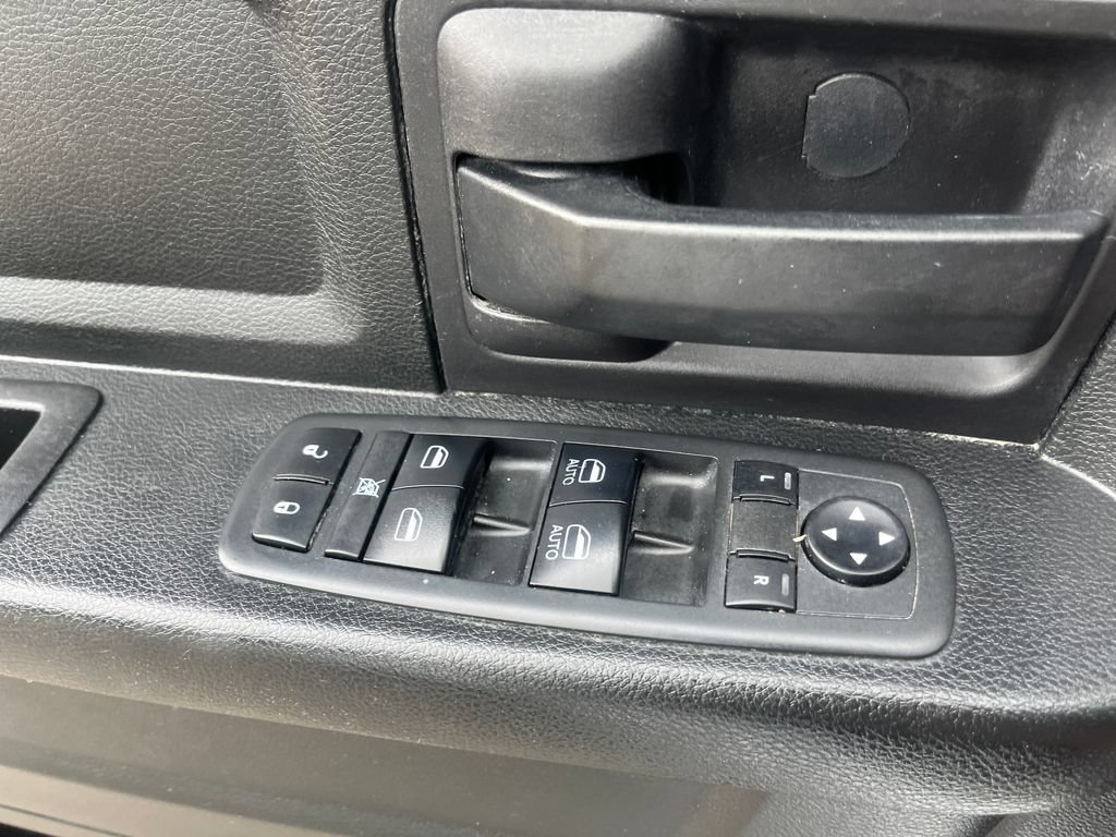 Used 2018 RAM 1500 Express w/ Express Value Package AWD/4WD image 11