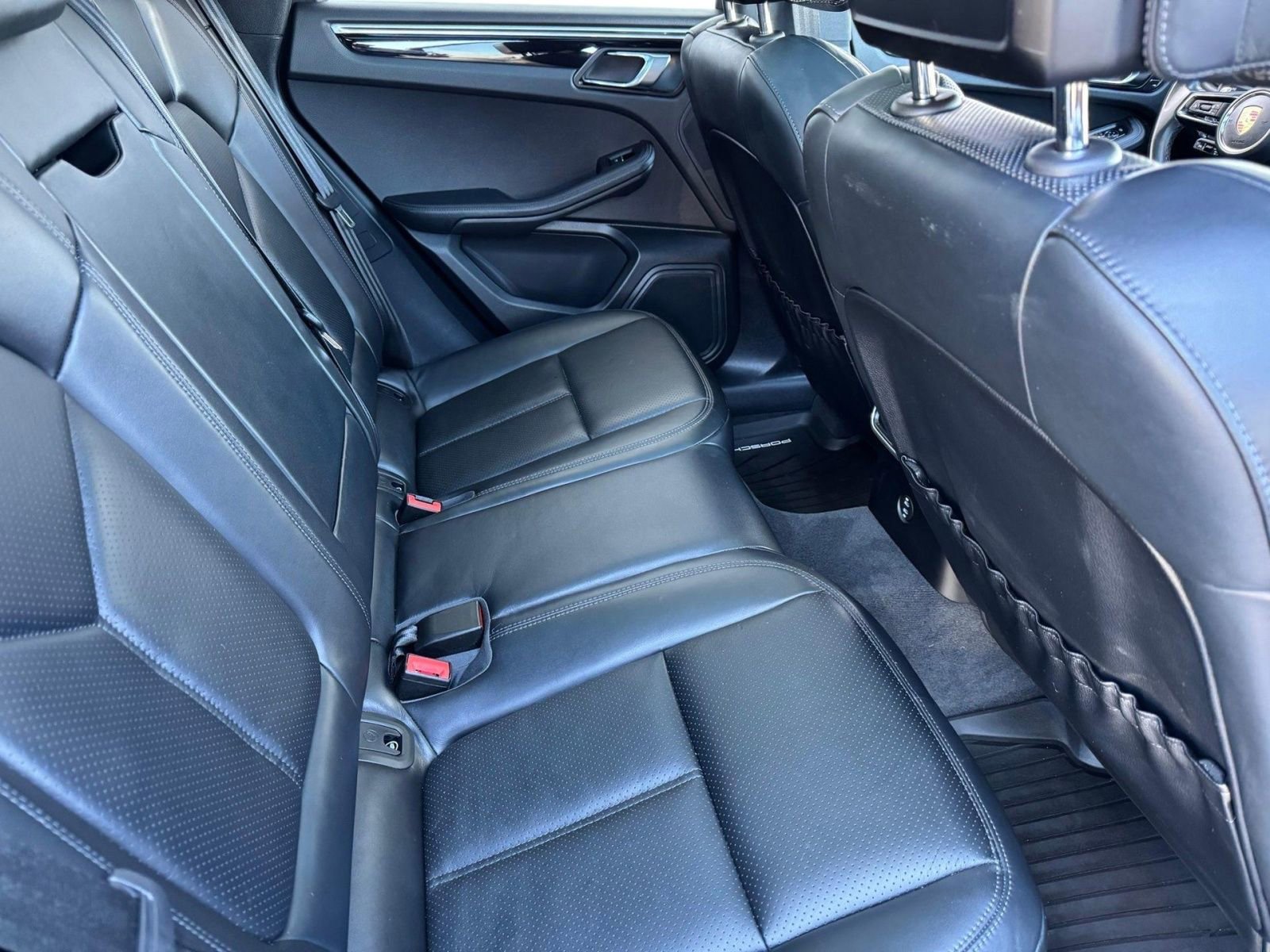 Used 2023 Porsche Macan image 14