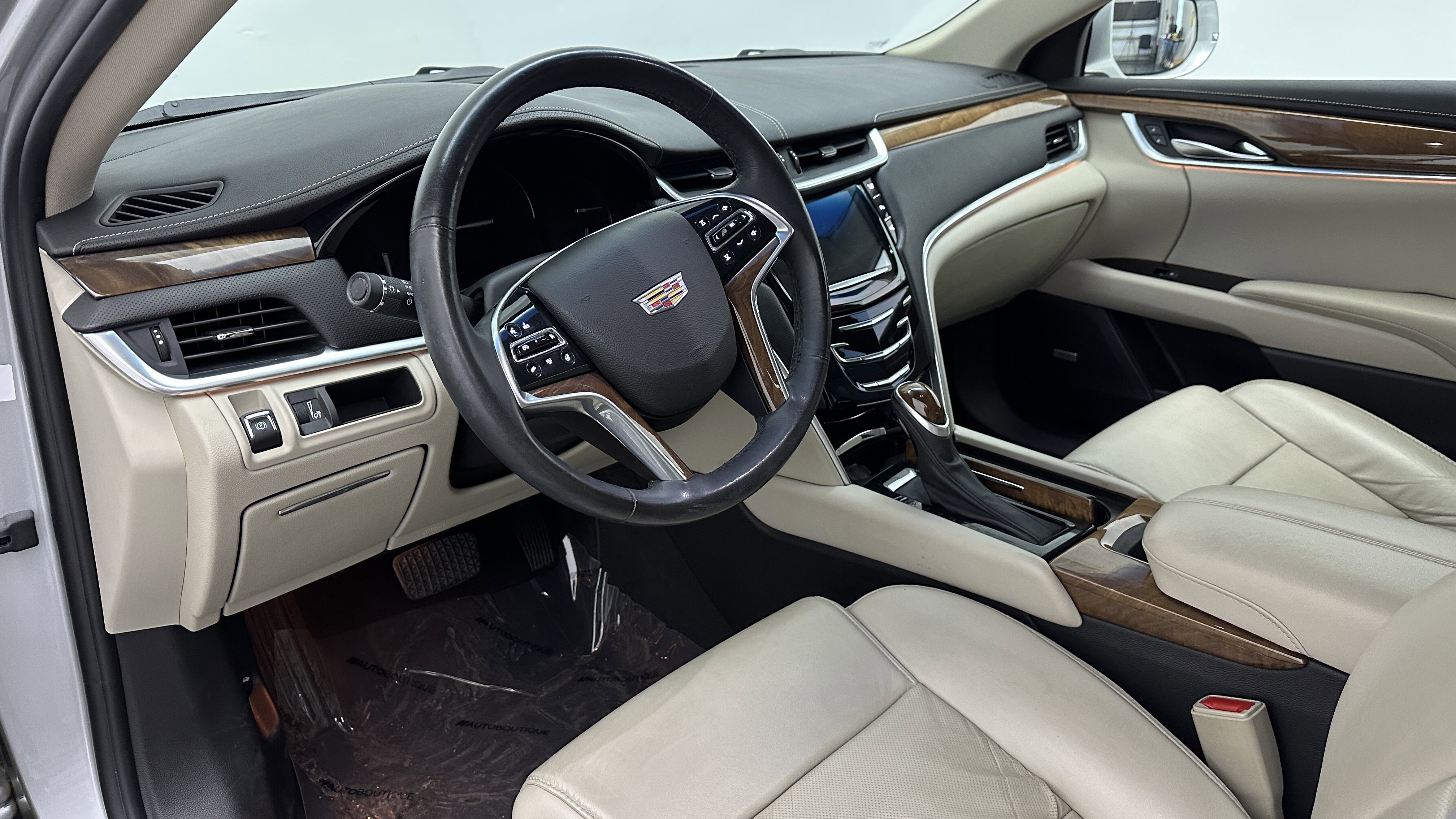 Used 2019 Cadillac XTS Luxury image 10