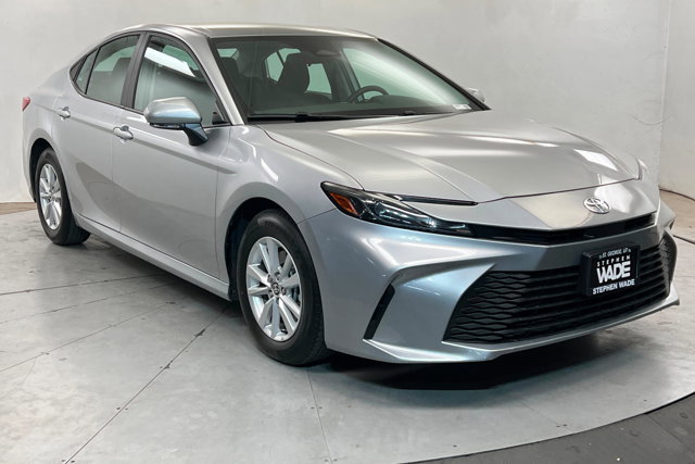 Used 2025 Toyota Camry LE FWD image 7